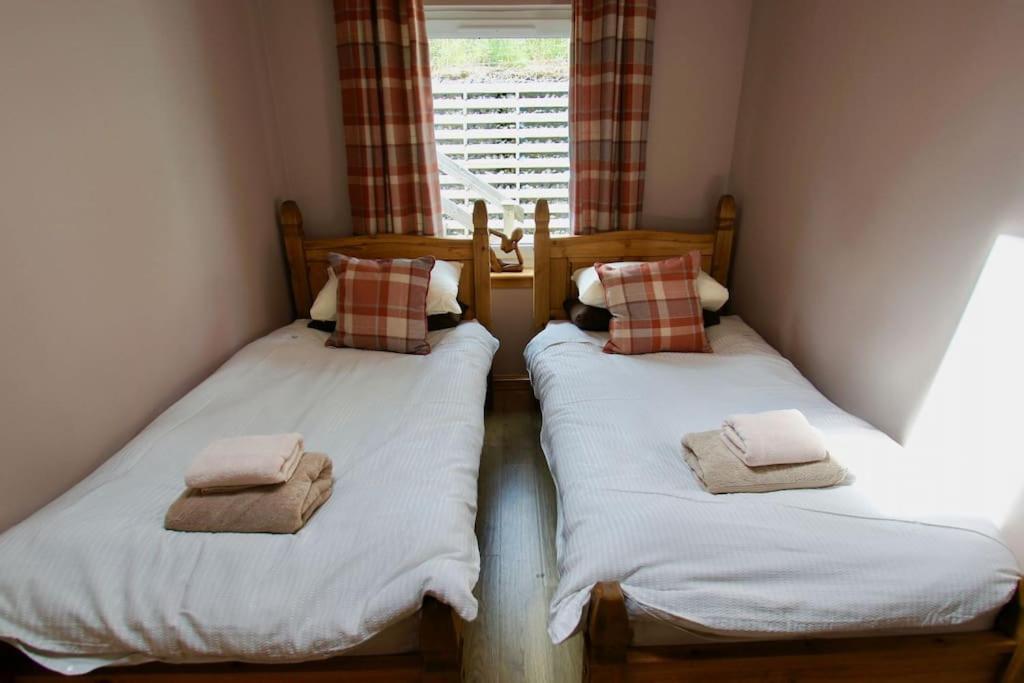 The Old Schoolhouse Lochearnhead Apartment ภายนอก รูปภาพ