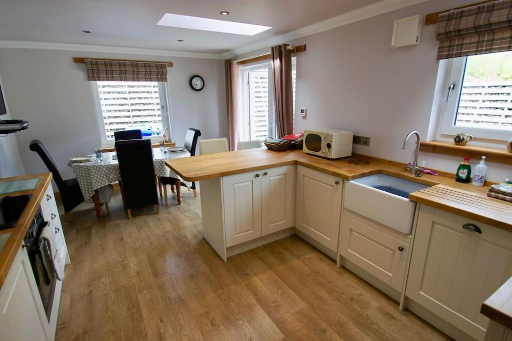 The Old Schoolhouse Lochearnhead Apartment ภายนอก รูปภาพ