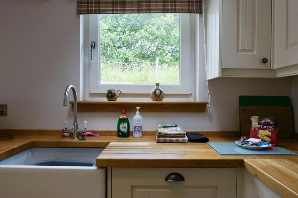 The Old Schoolhouse Lochearnhead Apartment ภายนอก รูปภาพ